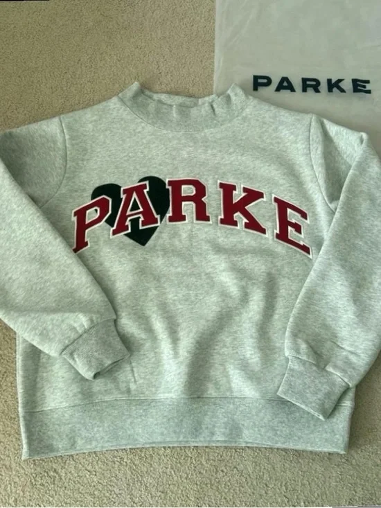 PARKE Grey Heart Sweatshirt - Comfortable & Stylish ❤ Wardrobe Staple - Picture 2 of 4